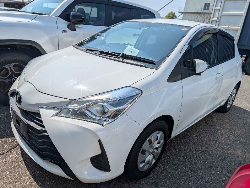  31294  TOYOTA VITZ  2017  