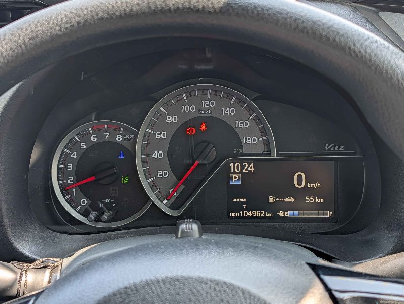  31294  TOYOTA VITZ  2017  