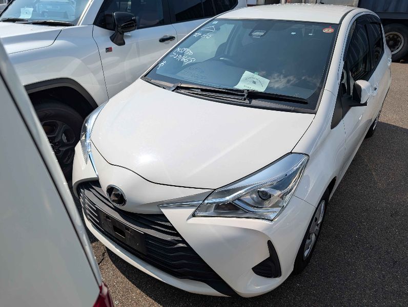  31294  TOYOTA VITZ  2017  