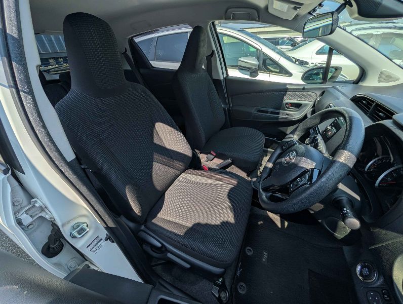  31294  TOYOTA VITZ  2017  
