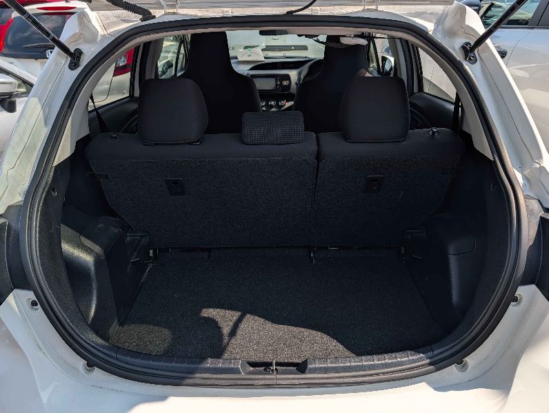 31294  TOYOTA VITZ  2017  