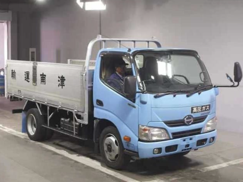  31301  HINO DUTRO  2013 