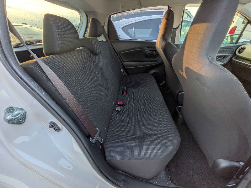 31304  TOYOTA VITZ  2016  