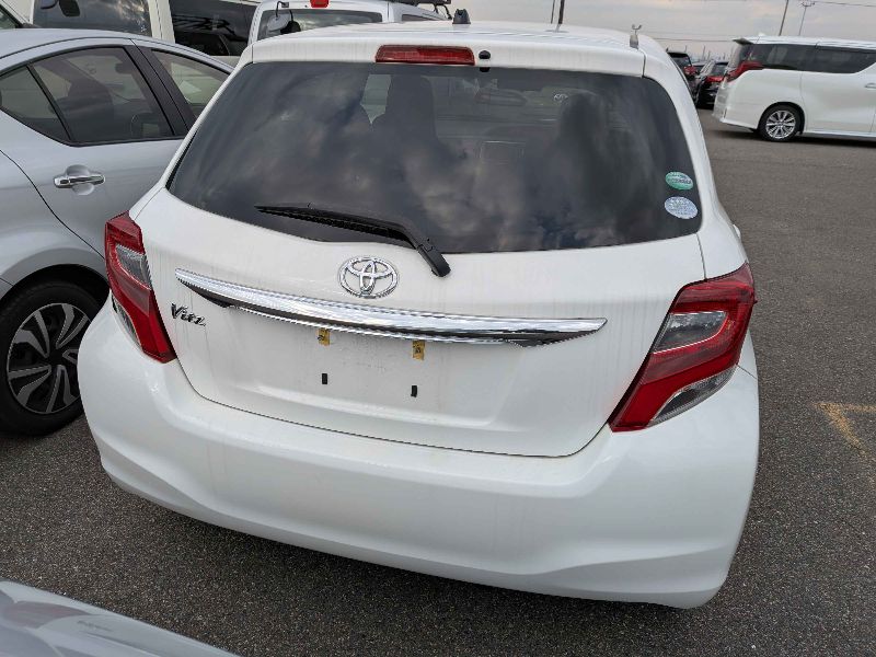  31304  TOYOTA VITZ  2016  