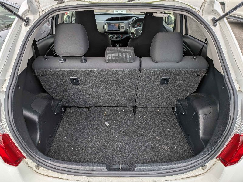  31304  TOYOTA VITZ  2016  