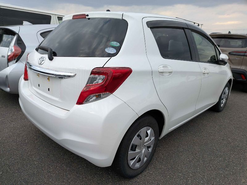  31304  TOYOTA VITZ  2016  