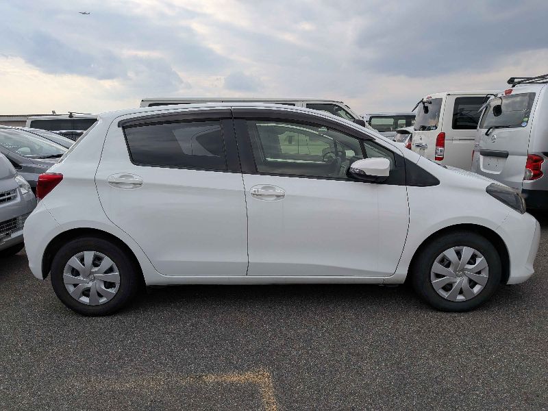  31304  TOYOTA VITZ  2016  