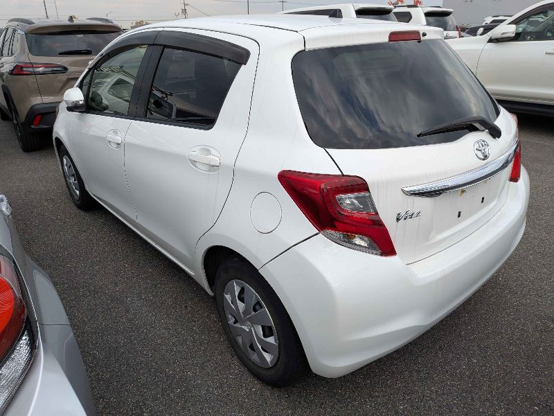  31304  TOYOTA VITZ  2016  