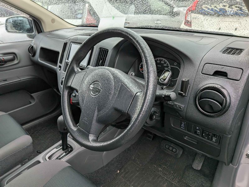  31306  NISSAN AD  2017  