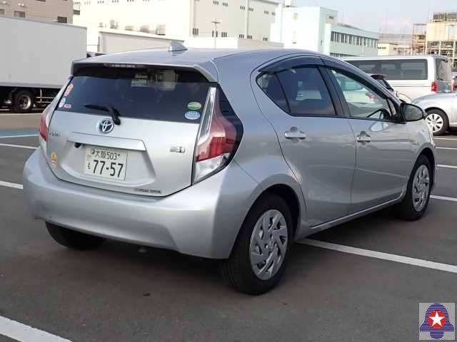  31313  TOYOTA AQUA  2017  