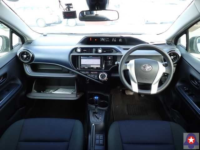  31313  TOYOTA AQUA  2017  