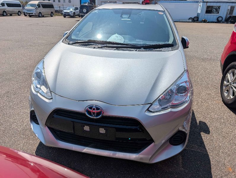  31313  TOYOTA AQUA  2017  