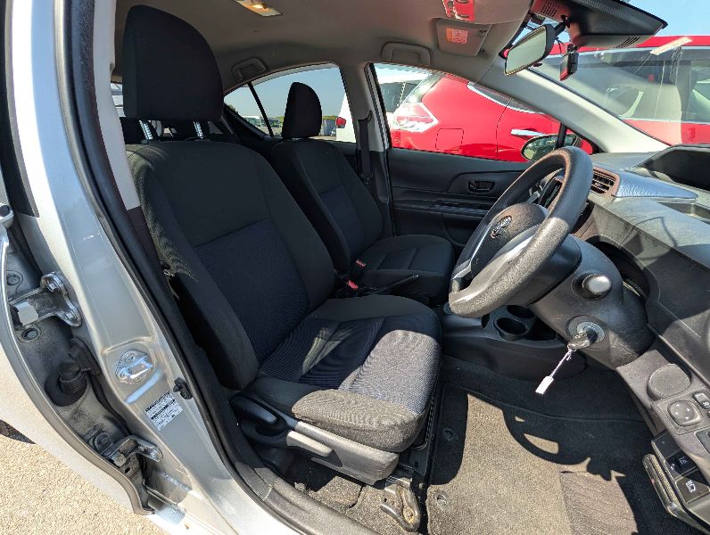  31313  TOYOTA AQUA  2017  