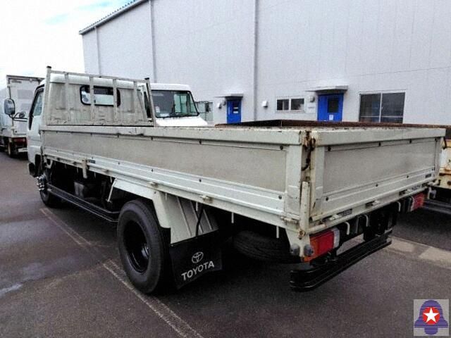  31317  TOYOTA DYNA  1995  