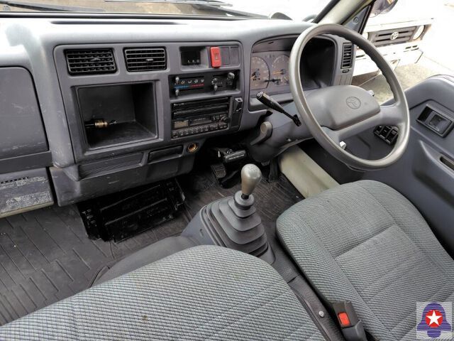  31317  TOYOTA DYNA  1995  