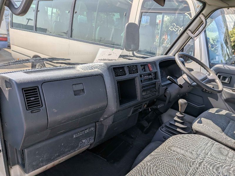  31317  TOYOTA DYNA  1995  