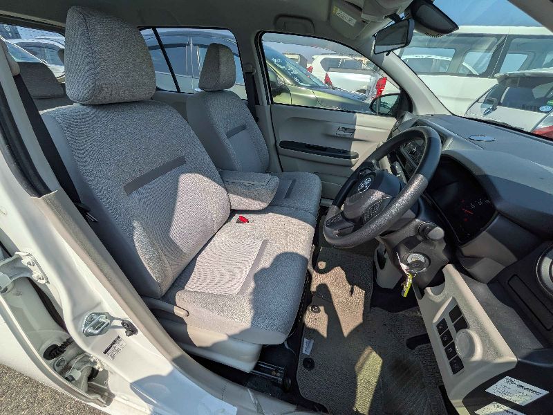  31318  TOYOTA PASSO  2017  