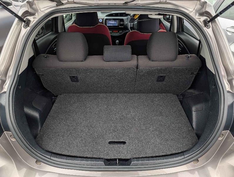  31322  TOYOTA VITZ  2017  