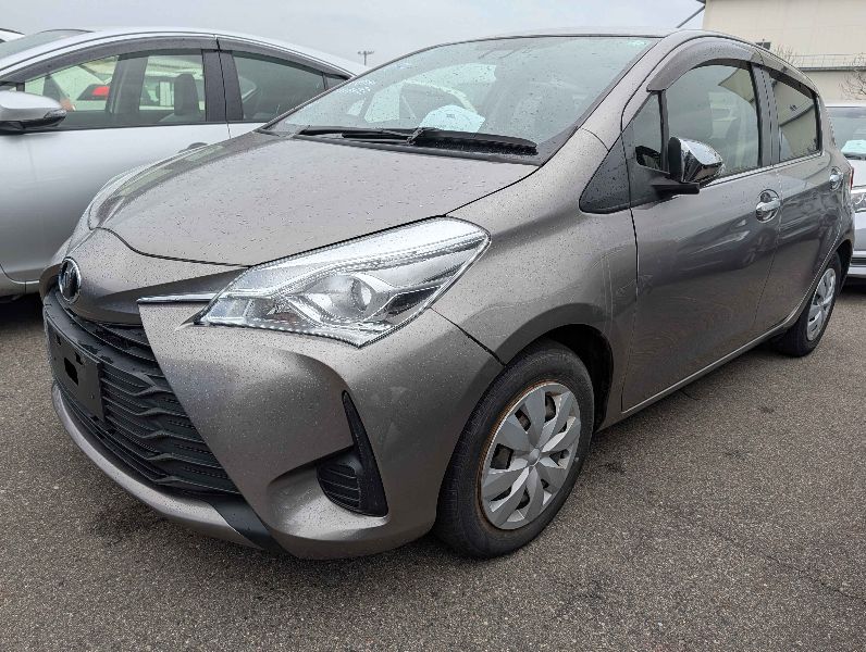  31322  TOYOTA VITZ  2017 