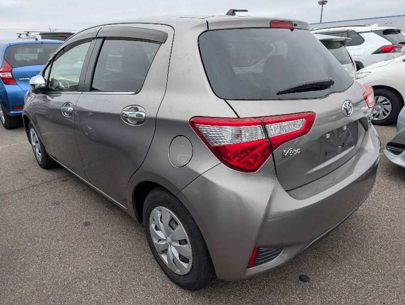  31322  TOYOTA VITZ  2017  