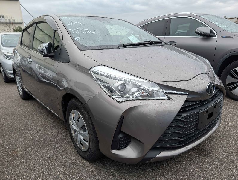  31322  TOYOTA VITZ  2017  