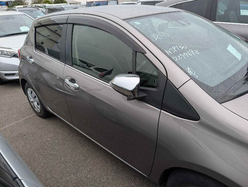  31322  TOYOTA VITZ  2017  