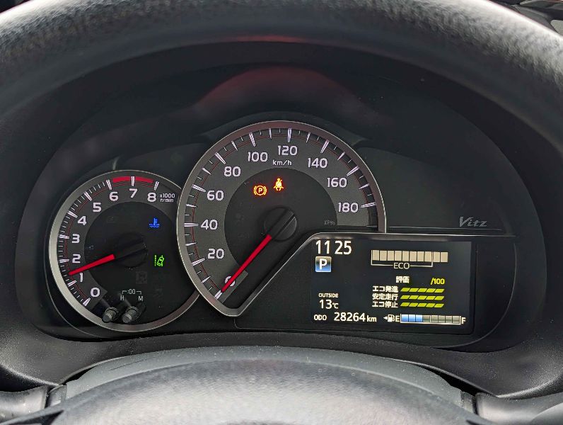  31322  TOYOTA VITZ  2017  