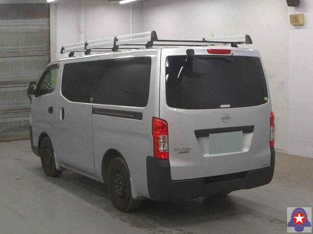  31323  NISSAN CARAVAN  2017  