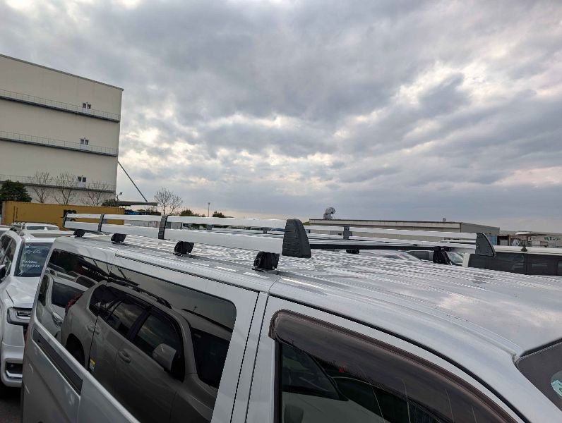  31323  NISSAN CARAVAN  2017  