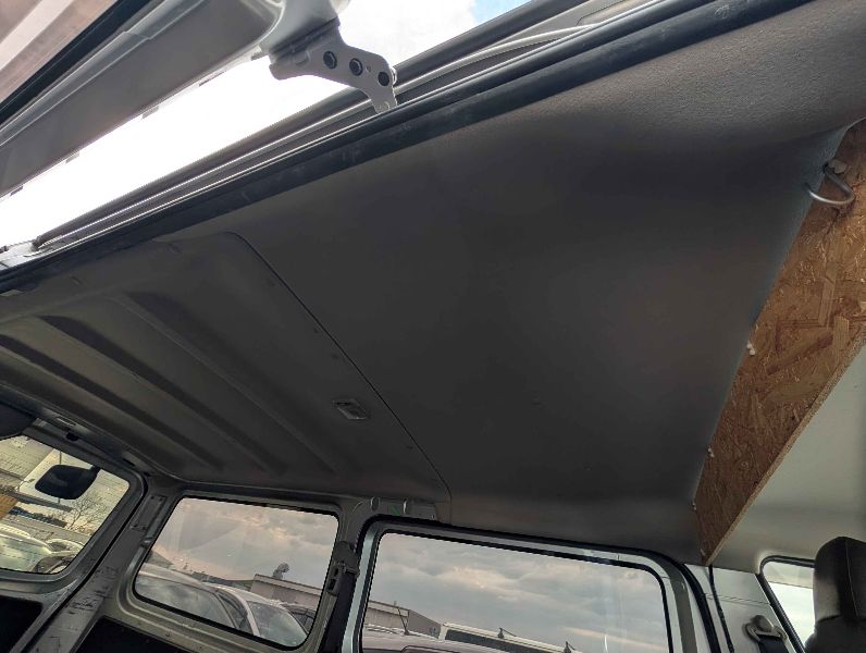  31323  NISSAN CARAVAN  2017  