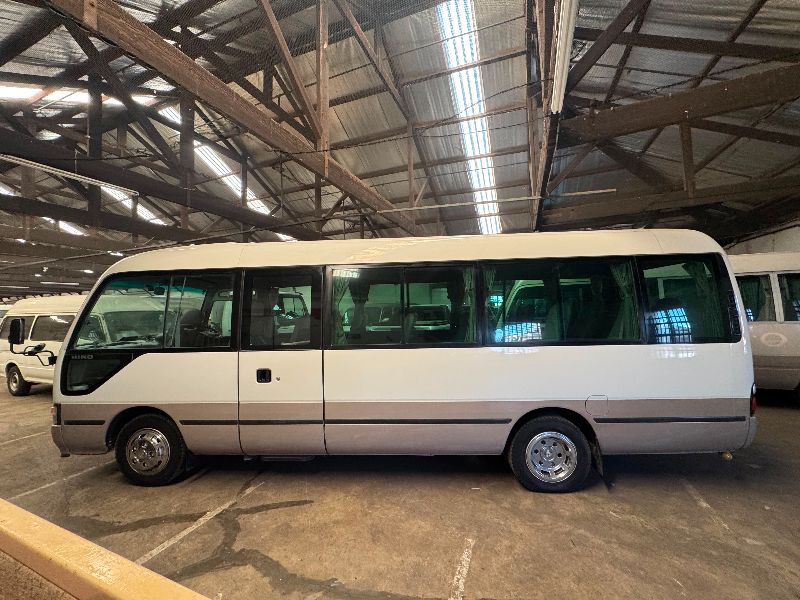  31347  HINO LIESSE BUS  2005  