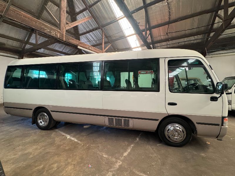  31347  HINO LIESSE BUS  2005  