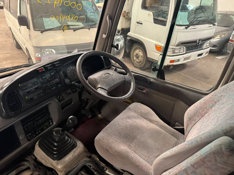  31347  HINO LIESSE BUS  2005  