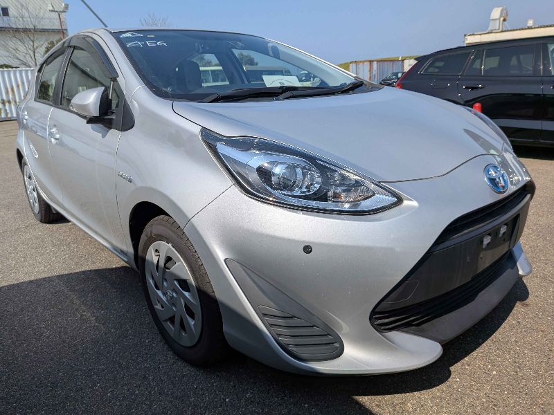  31352  TOYOTA AQUA  2018  