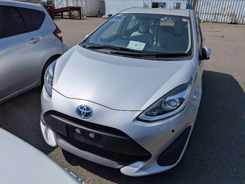  31352  TOYOTA AQUA  2018  