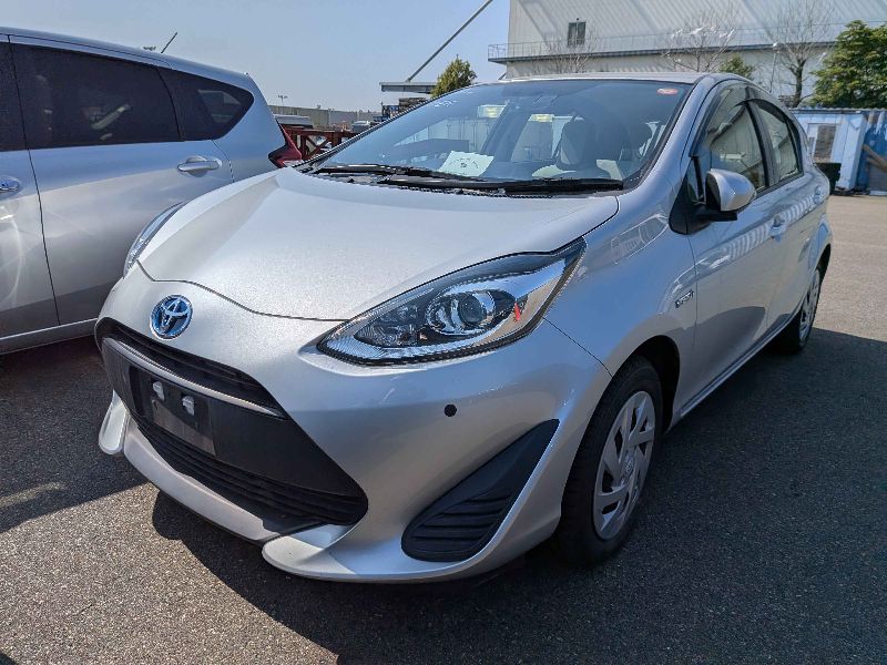  31352  TOYOTA AQUA  2018 