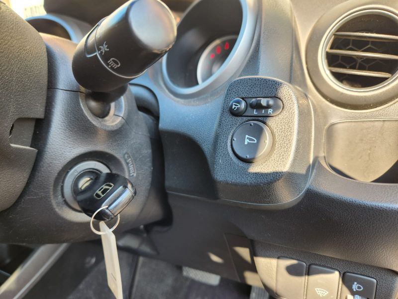  31356  HONDA FIT  2009  