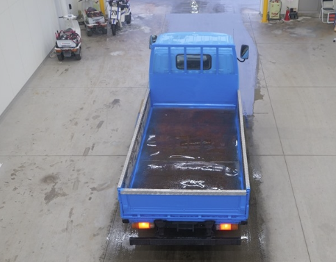  31366  HINO DUTRO  2005  