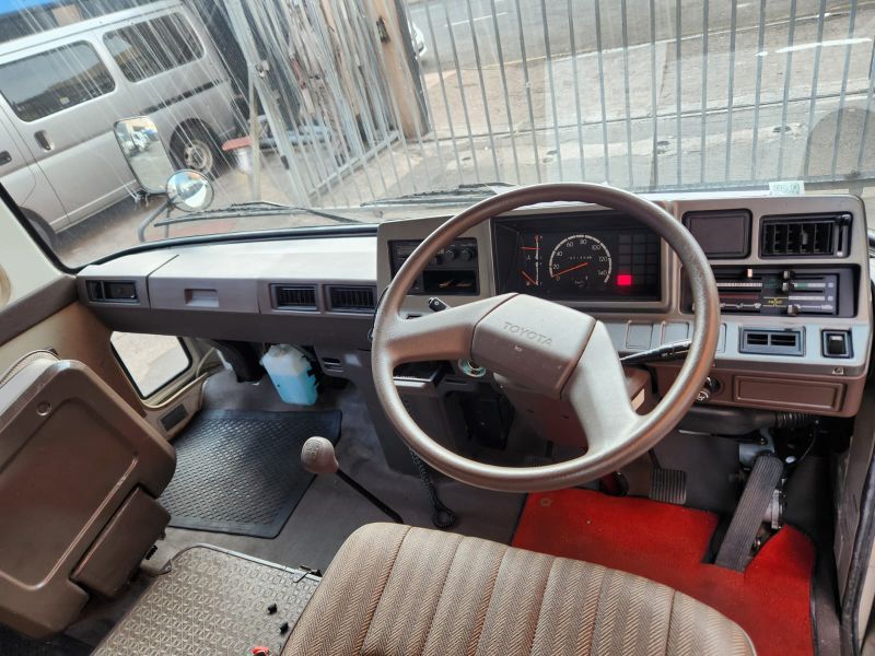  31372  TOYOTA COASTER  1990  