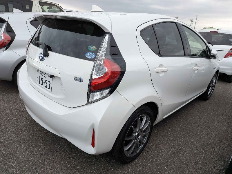  31375  TOYOTA AQUA  2018  