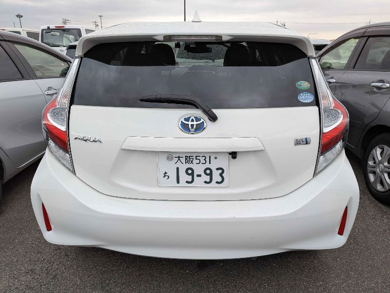  31375  TOYOTA AQUA  2018  