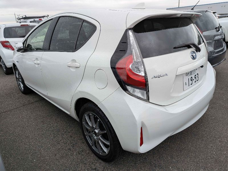  31375  TOYOTA AQUA  2018  