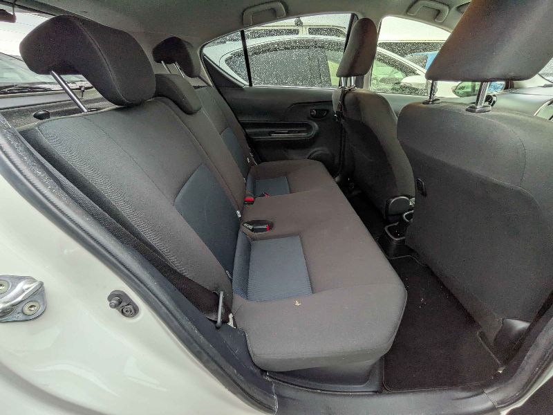  31375  TOYOTA AQUA  2018  