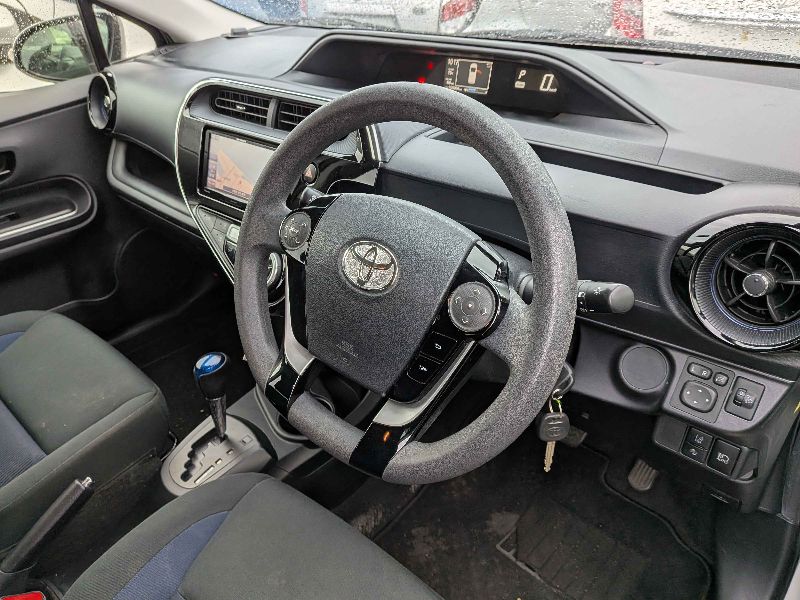  31375  TOYOTA AQUA  2018  
