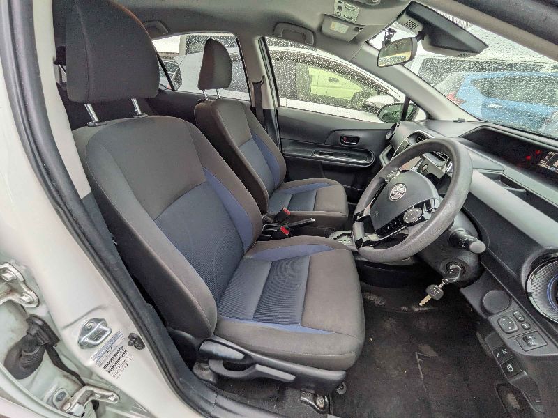  31375  TOYOTA AQUA  2018  