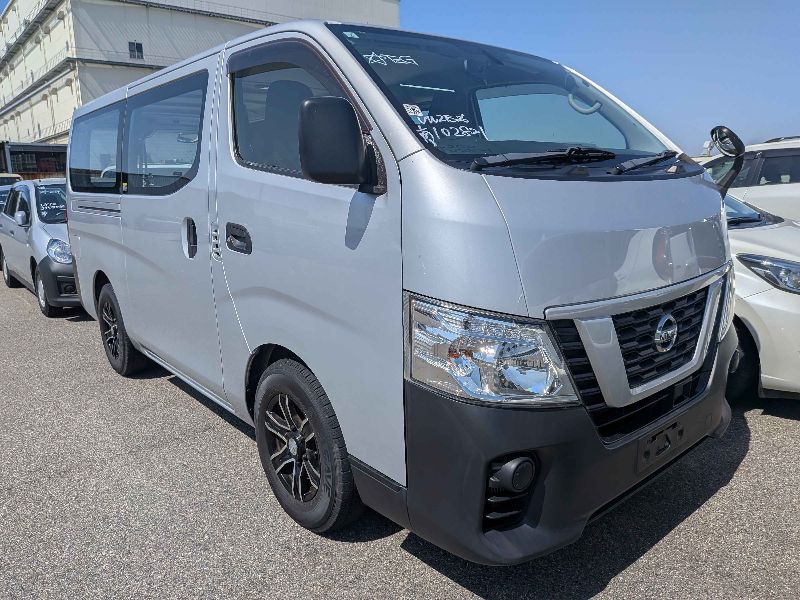  31378  NISSAN CARAVAN  2017 