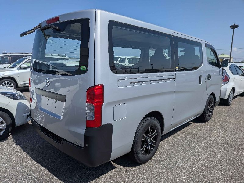  31378  NISSAN CARAVAN  2017  