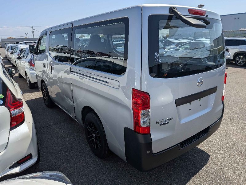  31378  NISSAN CARAVAN  2017  