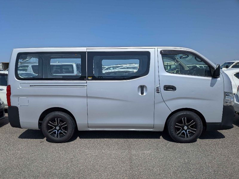 31378  NISSAN CARAVAN  2017  
