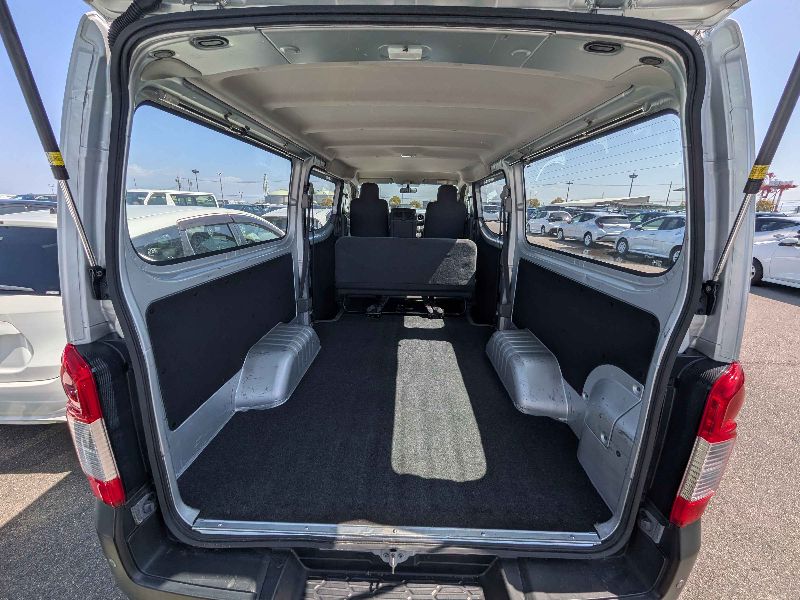  31378  NISSAN CARAVAN  2017  